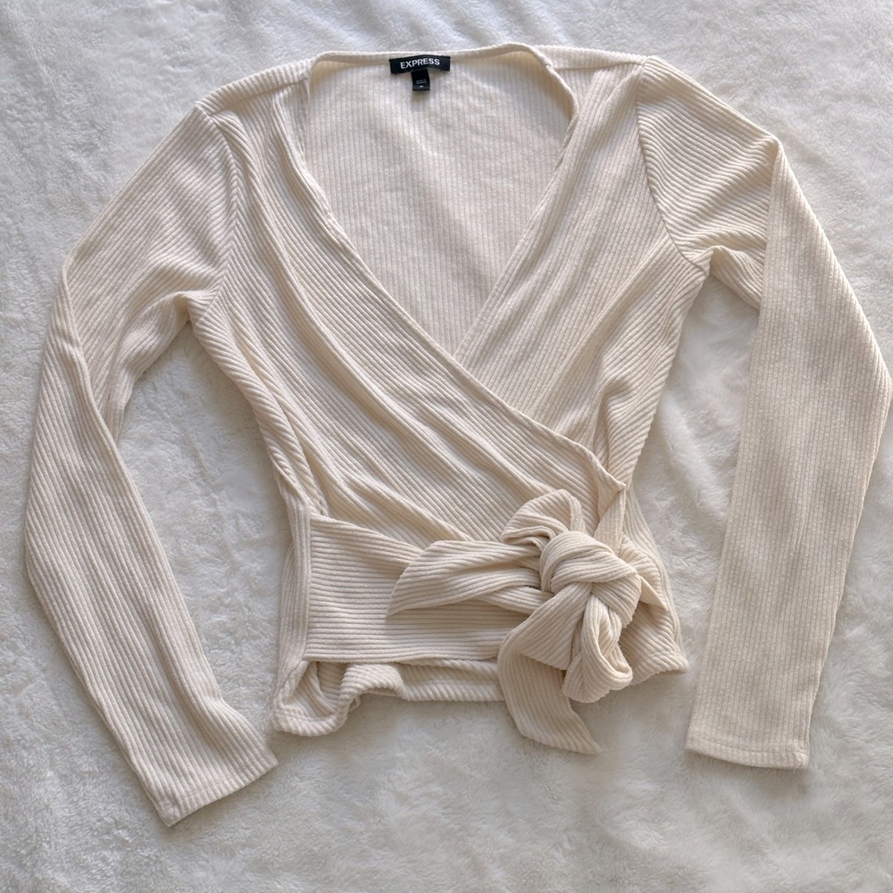 Express front tie long sleeve size M